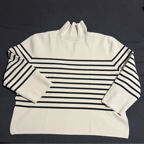 H&M High Collar Sweater - Picture 1 of 8